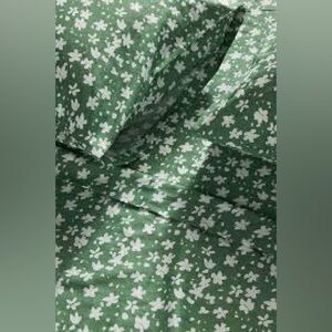Anthropologie Organic Sateen Printed Sheet Set, queen size, green.